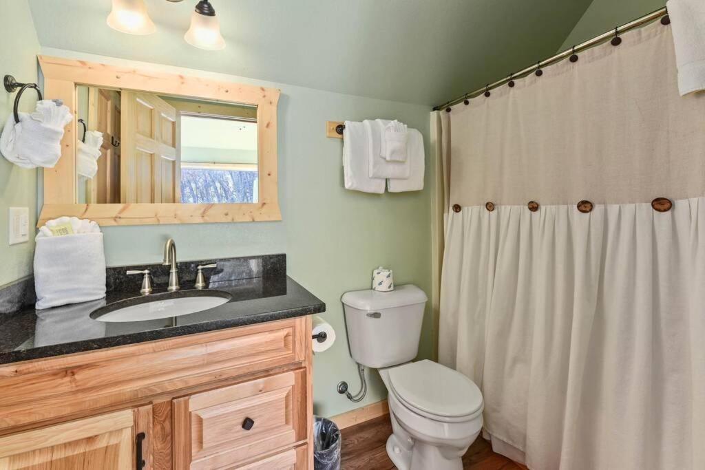 Walnut Ridge Cabin. Sleeps 7-11! Hot Tub, Pool Table, Minutes To Downtown Gatlinburg! Экстерьер фото