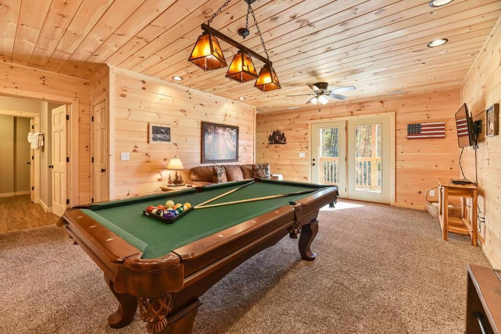 Walnut Ridge Cabin. Sleeps 7-11! Hot Tub, Pool Table, Minutes To Downtown Gatlinburg! Экстерьер фото